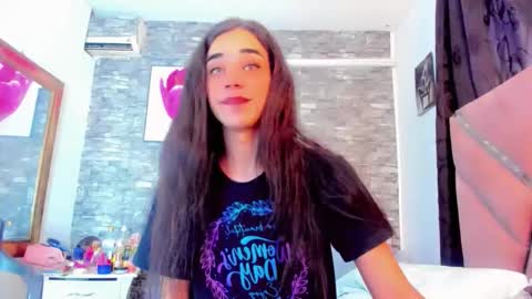 ANDREINA online show from May 3, 9:32 pm