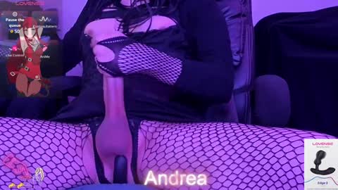Snapshot of andreacrossed chatting on February 9, 3:11 am andreacrossed online show from February 9, 3:11 am