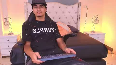 Andreao online show from August 7, 1:46 pm