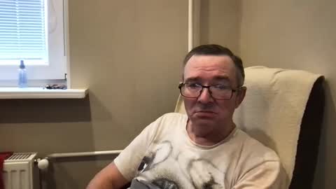 Snapshot of andreass60 chatting on February 4, 7:51 am andreass60 online show from February 4, 7:51 am