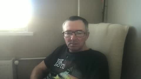 Snapshot of andreass60 chatting on October 21, 12:39 pm andreass60 online show from October 21, 12:39 pm