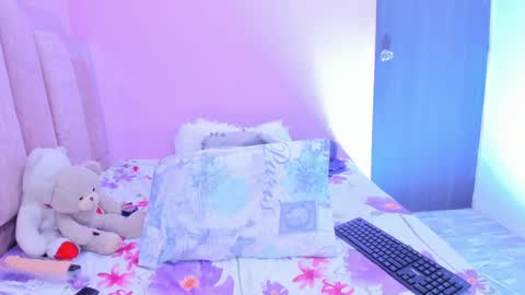 A n d r  e a S w e e t  online show from September 18, 7:38 pm