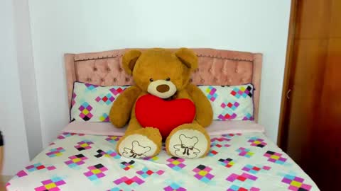 Andrea Y Taty online show from October 6, 2:03 pm