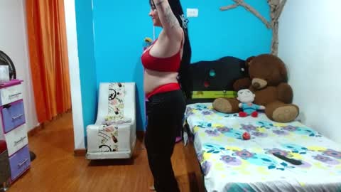 Snapshot of andrebigboobs chatting on March 26, 12:17 am Andre online show from March 26, 12:17 am