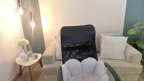 Snapshot of andrecastaneda chatting on March 6, 6:48 pm Andre Castaneda online show from March 6, 6:48 pm