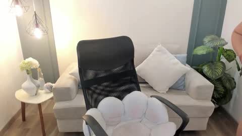 Snapshot of andrecastaneda chatting on March 9, 6:12 pm Andre Castaneda online show from March 9, 6:12 pm