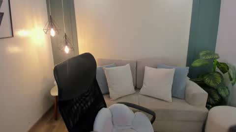 Snapshot of andrecastaneda chatting on March 27, 7:24 pm Andre Castaneda online show from March 27, 7:24 pm