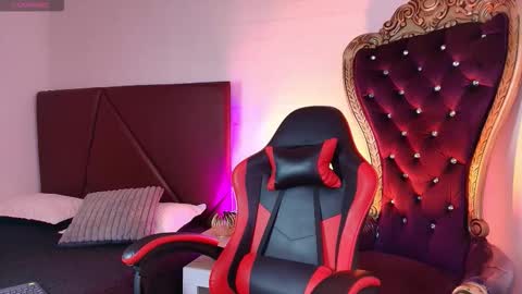 Snapshot of andreew_style_ chatting on March 16, 8:46 pm andreew_style_ online show from March 16, 8:46 pm