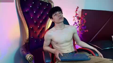 Snapshot of andreew_style_ chatting on March 26, 9:42 pm andreew_style_ online show from March 26, 9:42 pm