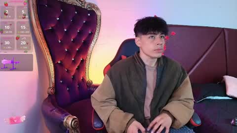 Snapshot of andreew_style_ chatting on April 7, 7:47 pm andreew_style_ online show from April 7, 7:47 pm