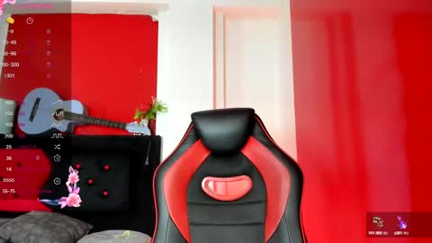 Snapshot of andrefoxx_ chatting on October 1, 2:06 am andre online show from October 1, 2:06 am