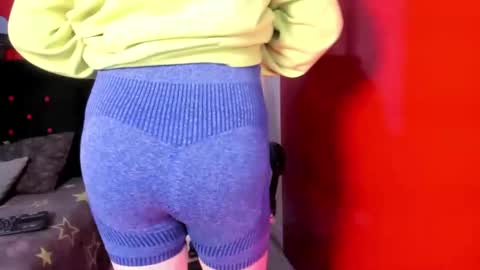 Snapshot of andrefoxx_ chatting on October 22, 4:13 am andre online show from October 22, 4:13 am