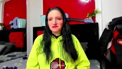 Snapshot of andrefoxx_ chatting on October 28, 3:21 am andre online show from October 28, 3:21 am