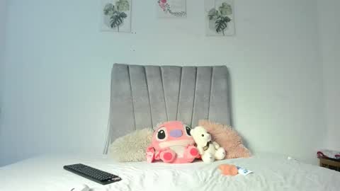 Snapshot of andreina_evans chatting on March 31, 2:57 am andreina_evans online show from March 31, 2:57 am