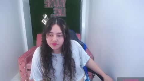 Snapshot of andrelica22_t chatting on October 1, 9:21 pm ANDREA online show from October 1, 9:21 pm
