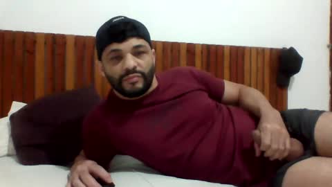 Snapshot of andreloko123 chatting on December 10, 7:22 pm andreloko123 online show from December 10, 7:22 pm