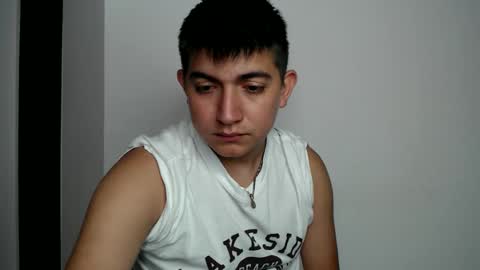 Snapshot of andres02smile848901 chatting on May 10, 4:34 pm andres02smile848901 online show from May 10, 4:34 pm