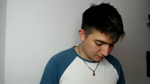 Snapshot of andres02smile848901 chatting on May 11, 9:45 pm andres02smile848901 online show from May 11, 9:45 pm