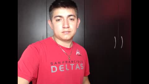 Snapshot of andres02smile848901 chatting on May 12, 9:34 pm andres02smile848901 online show from May 12, 9:34 pm