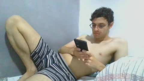 Snapshot of andres129494 chatting on November 14, 2:10 am andres129494 online show from November 14, 2:10 am