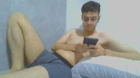 Snapshot of andres129494 chatting on November 29, 11:41 pm andres129494 online show from November 29, 11:41 pm