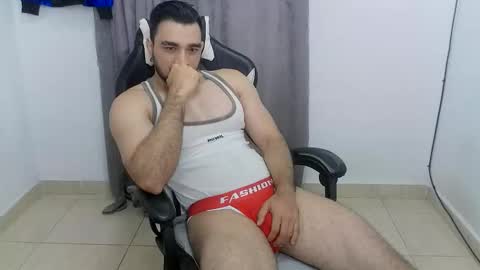 andres180950734 online show from May 8, 12:32 pm