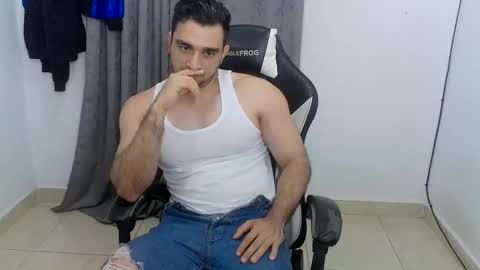 andres180950734 online show from May 13, 12:52 am