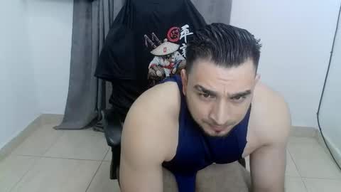 andres180950734 online show from May 20, 11:33 pm