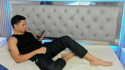 IM ANDRES online show from April 30, 1:23 am