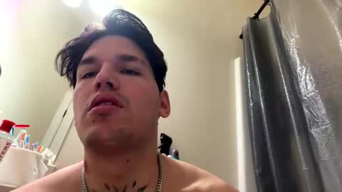 andres817542 online show from April 3, 9:51 am