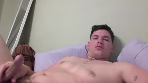 andres817542 online show from May 17, 6:11 am