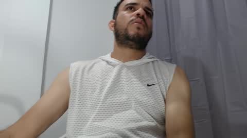 Snapshot of andres_blanco_ chatting on October 15, 11:10 am i am Andres online show from October 15, 11:10 am