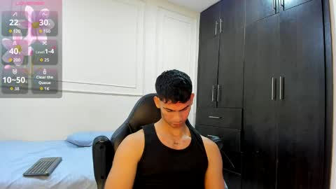 andres_stud online show from April 25, 4:37 am