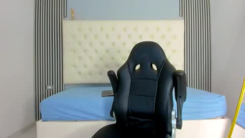 ANDRES  online show from December 17, 4:40 am