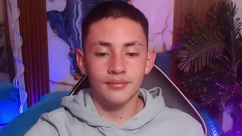 andres_tay online show from April 22, 2:25 am