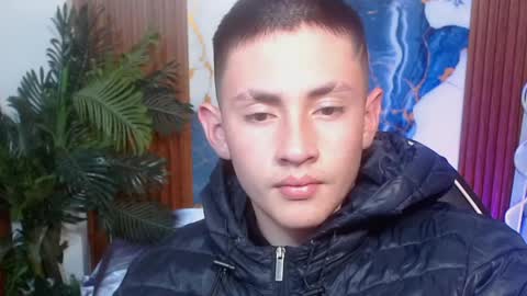 andres_tay online show from April 27, 2:42 am