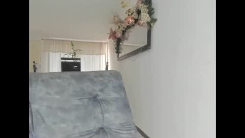 Isa  --------- online show from January 2, 10:33 pm