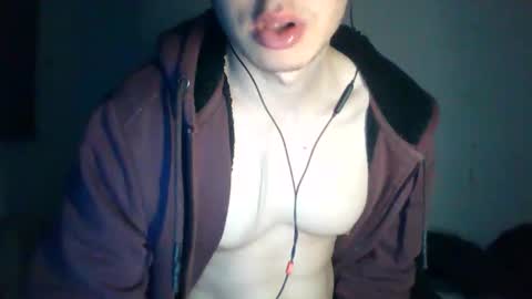 Snapshot of andresse_lat chatting on March 11, 7:36 am andresse_lat online show from March 11, 7:36 am