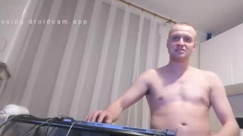 Snapshot of andrew3356577 chatting on January 18, 12:03 am andrew3356577 online show from January 18, 12:03 am