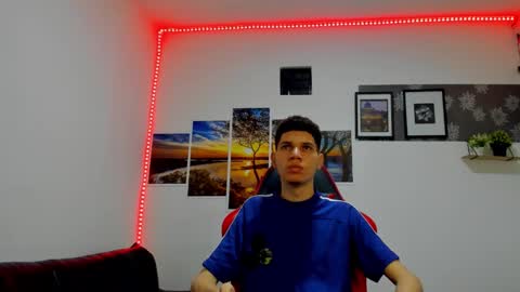 andrew_2811 online show from October 11, 7:40 am