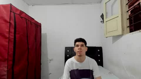andrew_2811 online show from May 10, 11:21 pm