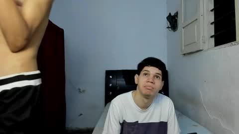 andrew_2811 online show from May 16, 3:47 am