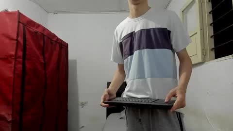 andrew_2811 online show from May 21, 1:01 am