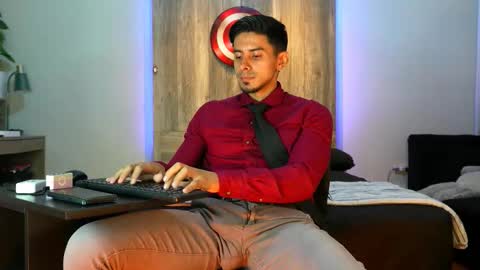 Snapshot of andrew_elliot chatting on March 25, 3:12 am Andrew online show from March 25, 3:12 am