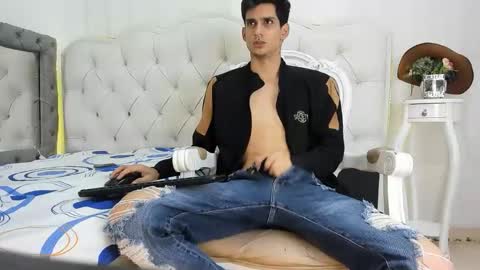 Andrew online show from December 14, 3:12 am