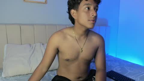 Snapshot of andrew_kane chatting on March 31, 8:20 pm ANDREW KANE online show from March 31, 8:20 pm