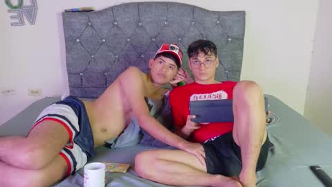 Snapshot of andrew_logan_ chatting on March 18, 9:18 pm daniel y breiner online show from March 18, 9:18 pm