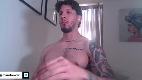 Snapshot of andrew_mathe chatting on December 14, 8:35 pm Andrew Mathwes online show from December 14, 8:35 pm