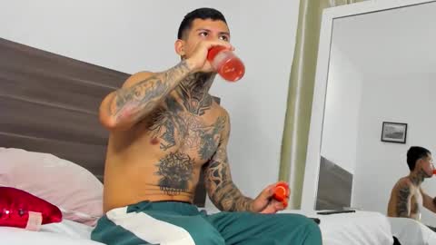 andrew_sanders69 online show from November 25, 3:17 am