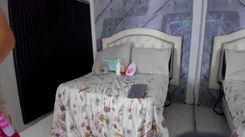 Andrew Taylor0 online show from September 30, 9:42 pm